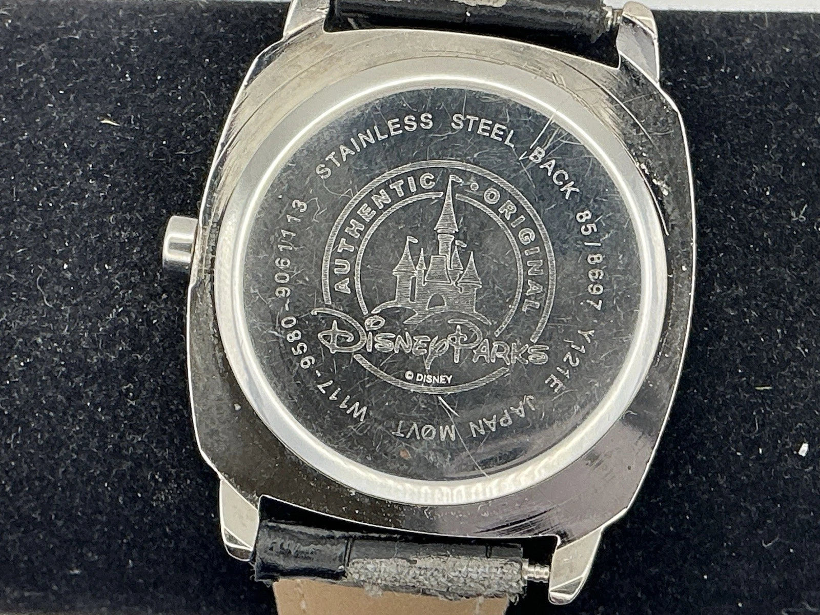 Disney Parks Mickey Mouse Men’s Watch Metal Studs Black Band New Battery